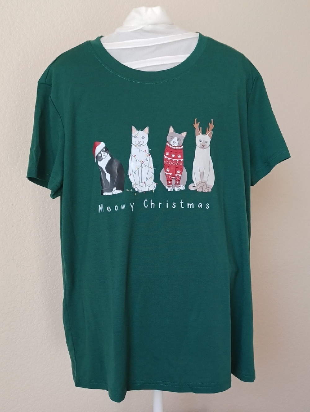 3/$25 SALE Meowy Christmas Kitty Cat Tshirt Dark Green Large NWOT